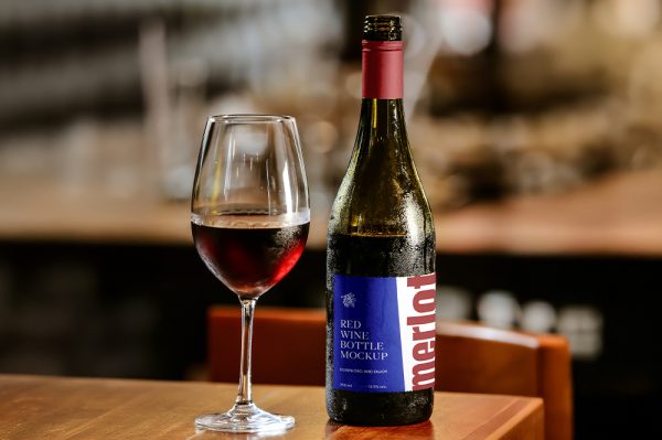 高质感葡萄酒红酒样机