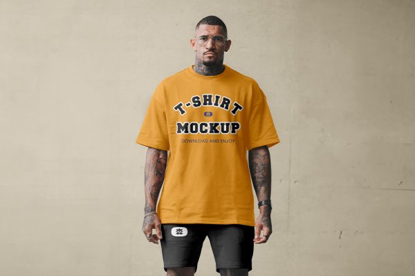 超宽松的T恤样机