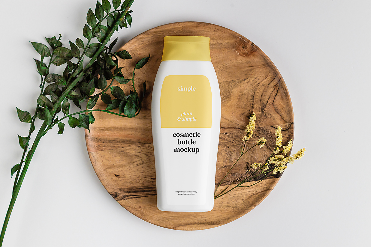 在盘中的沐浴露洗发水盖开瓶样机插图