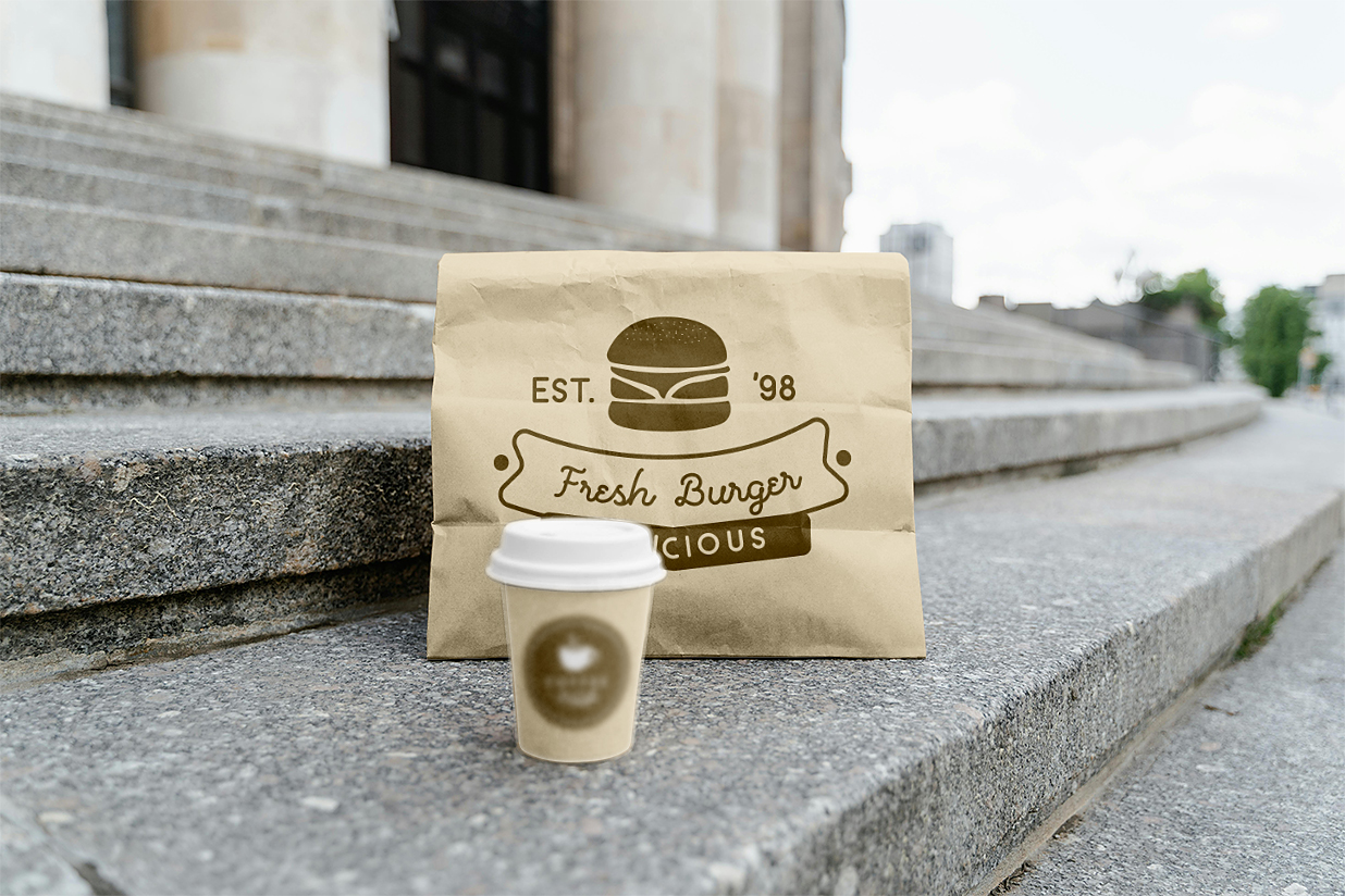 带纸杯的牛皮纸食品袋样机插图