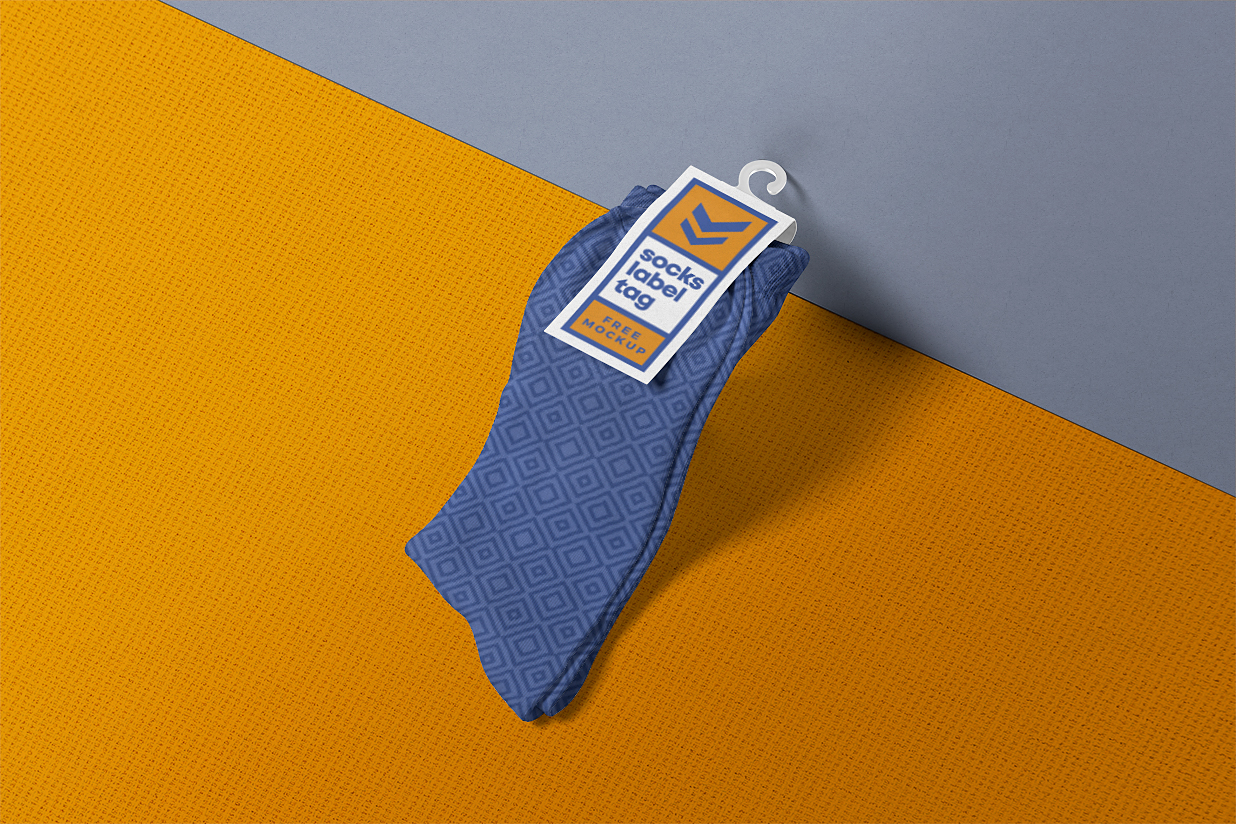 带标签的袜子长袜样机插图