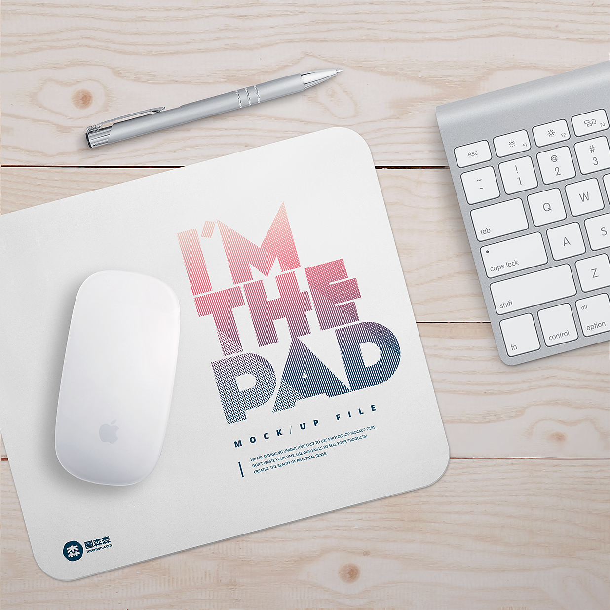 木桌上的鼠标垫样机Mockup3组插图2
