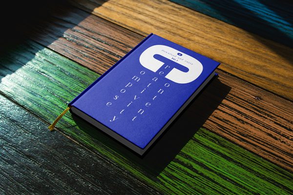 优雅的精装书籍样机