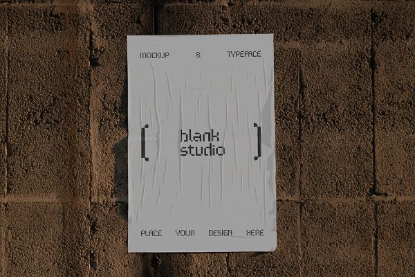 张贴在墙上的海报样机