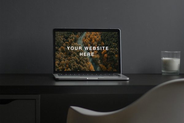 桌面上的 MacBook样机