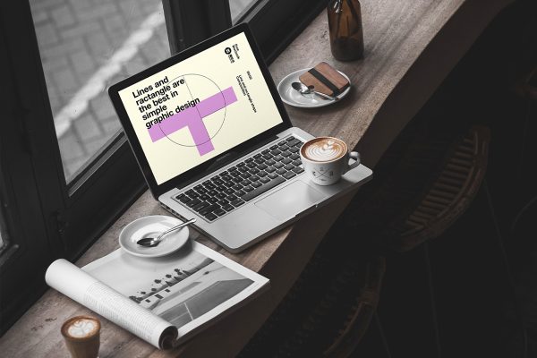 在咖啡厅的MacBook Pro样机