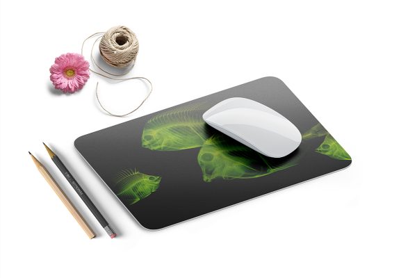 带场景的鼠标垫样机Mockup