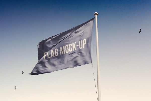 飘在空中的旗帜广告旗样机Mockup