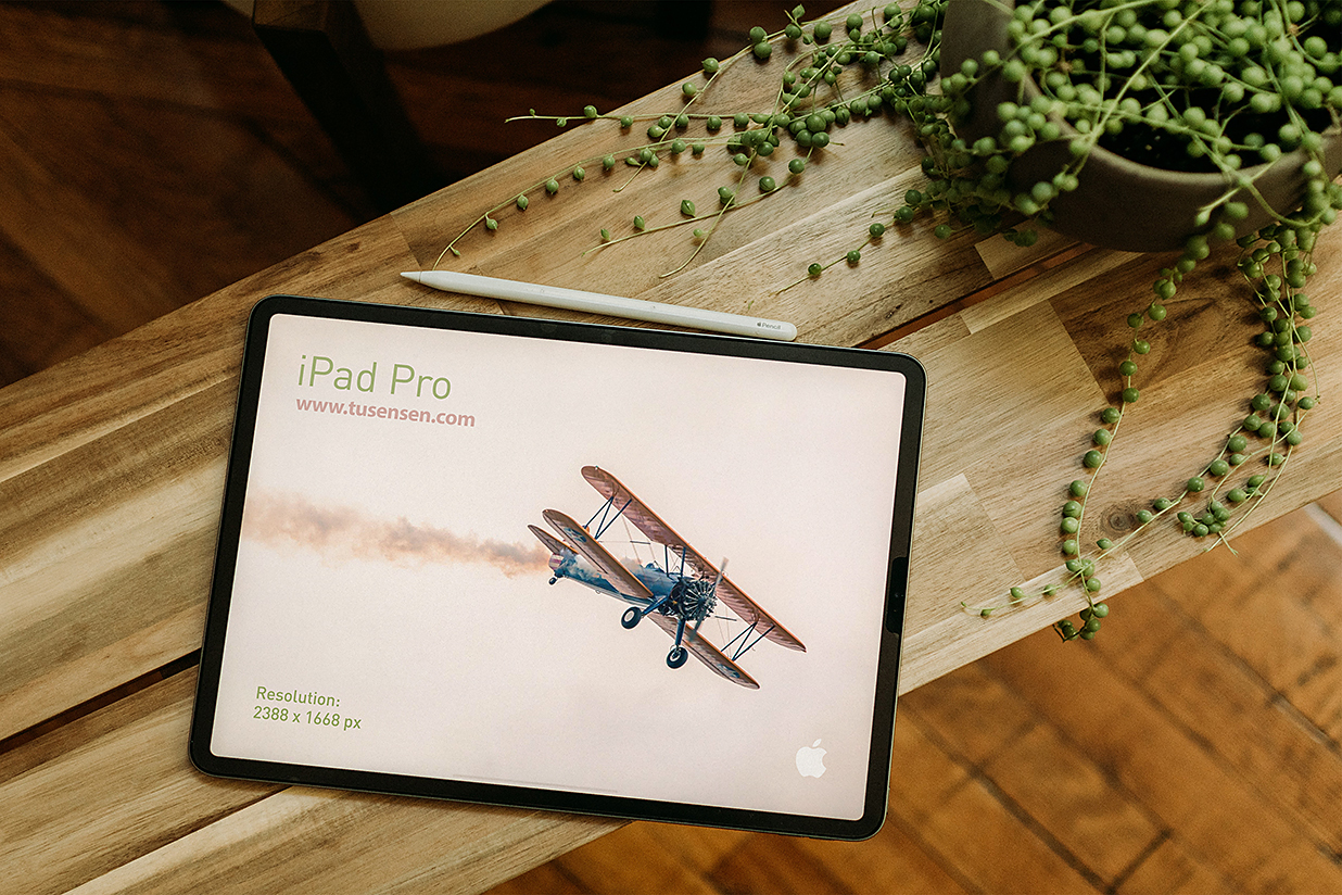 带场景的iPad pro平板样机mockup插图