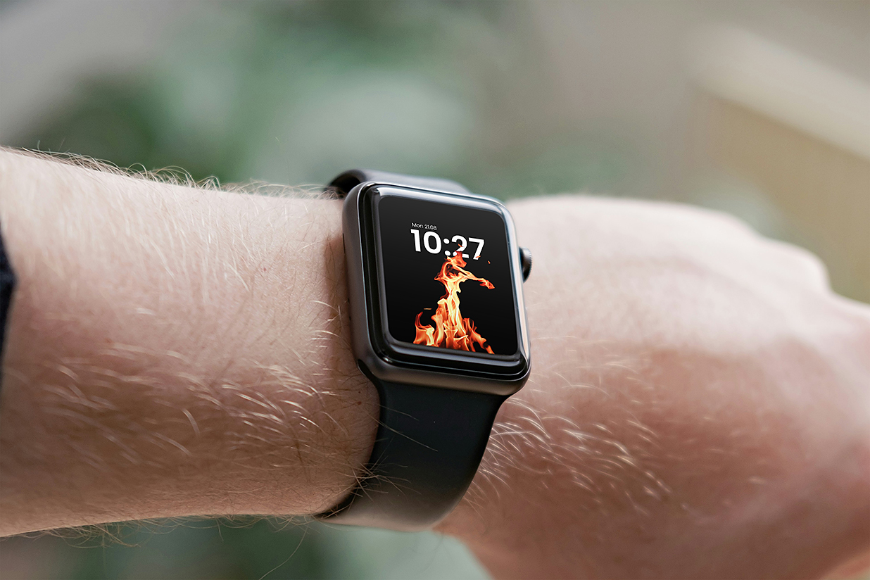 男生手腕上的Apple Watch苹果手表样机mockup插图