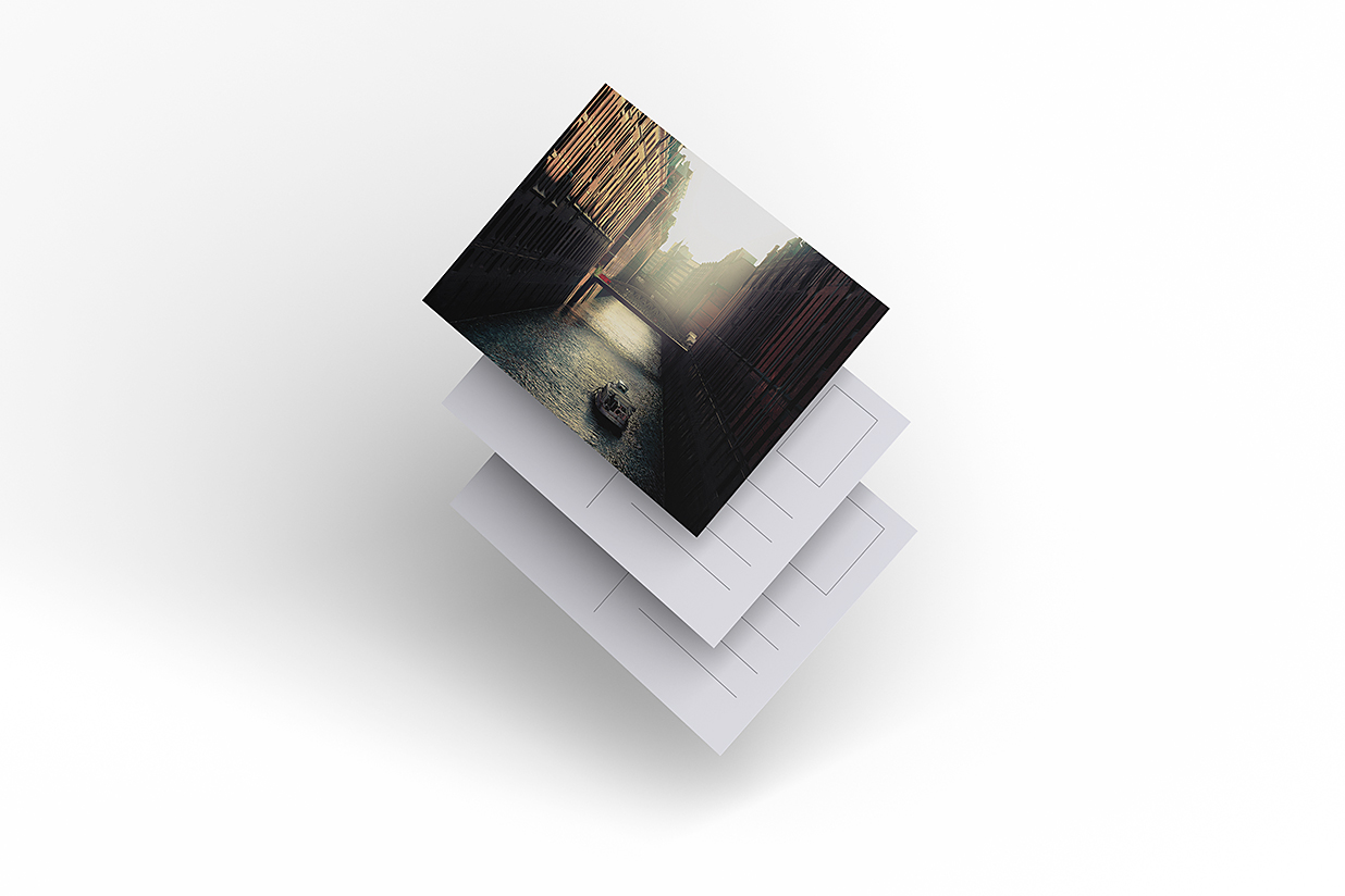 漂浮空中的明信片样机mockup插图