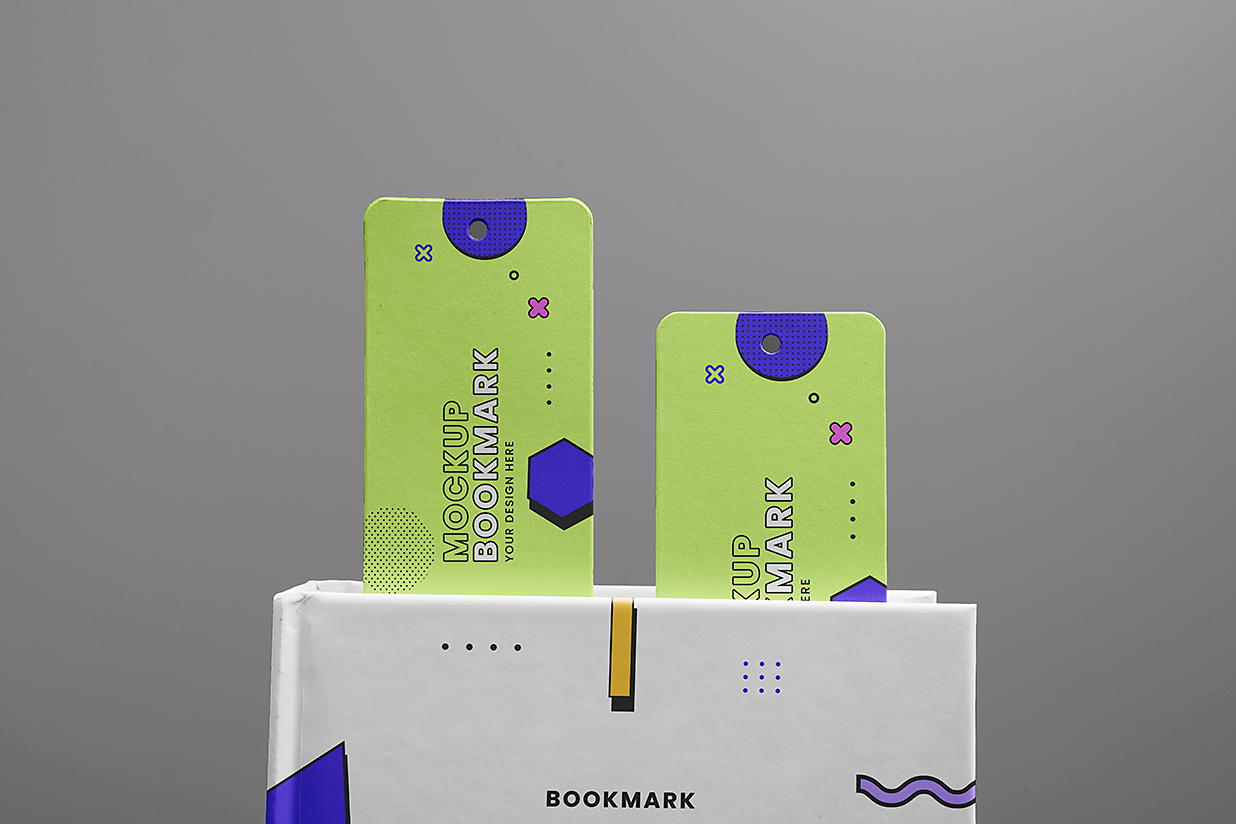 放在书籍上的书签样机mockup5组插图2