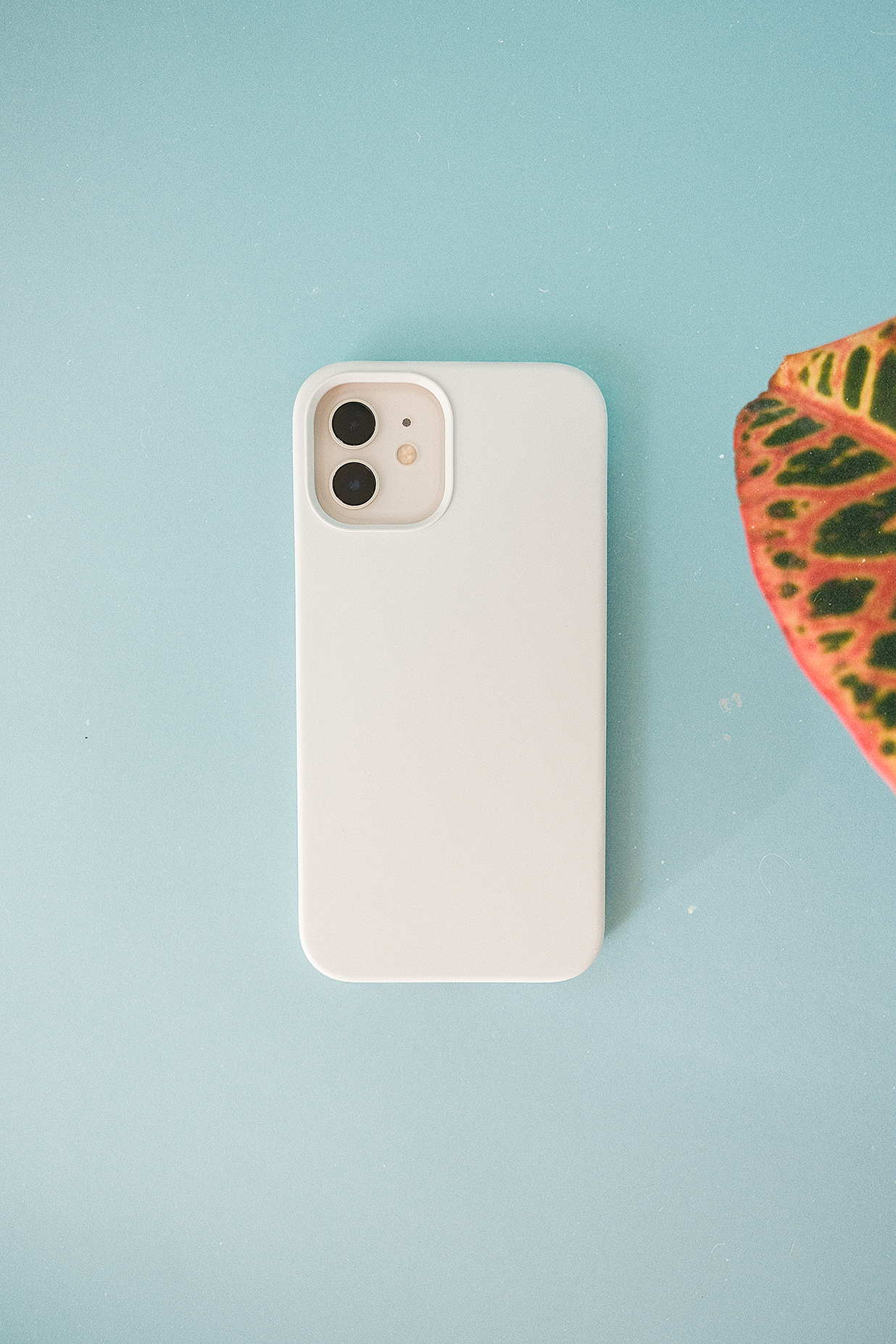 带背景的iPhone苹果手机壳设计样机mockup8组插图4