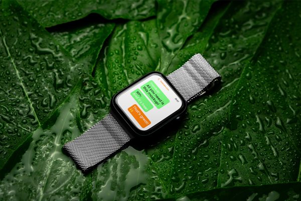 带绿植场景的Apple Watch苹果手表样机mockup