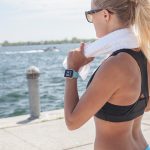 女生健身手持Apple Watch苹果手表样机mockup缩略图 女生健身手持Apple Watch苹果手表样机mockup