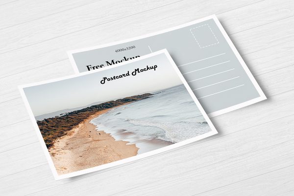 桌面上的明信片样机mockup6组