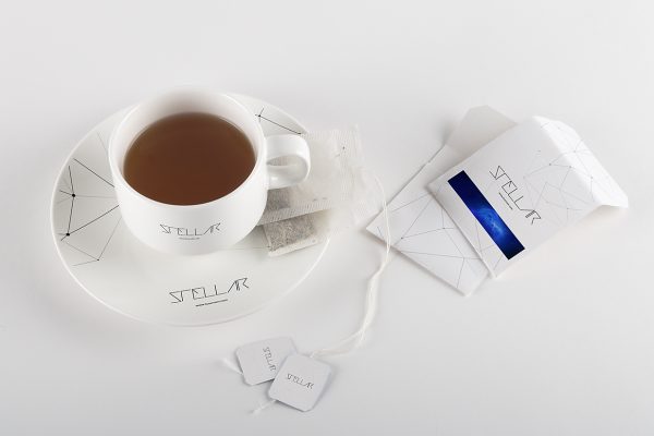 带茶杯的袋泡茶茶包样机mockup