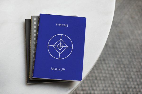 带场景的笔记本记事本本子样机mockup