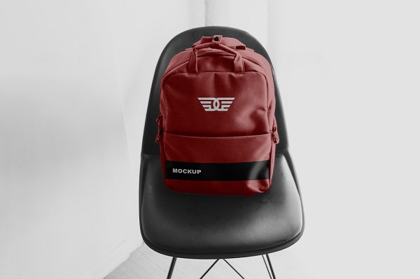 放在椅子上的书包背包双肩包样机mockup