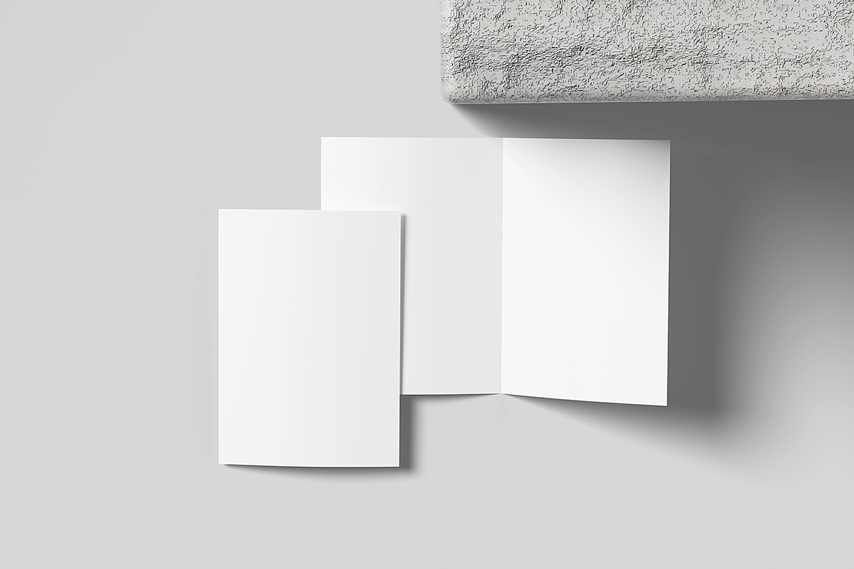 带场景的折页双折页样机mockup插图1