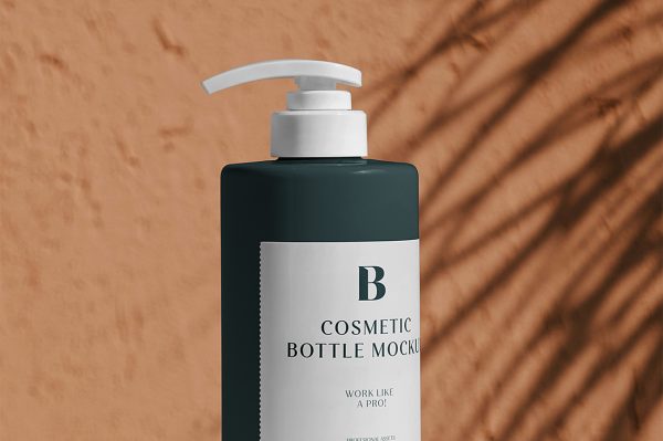 带场景的洗发水沐浴露按压瓶泵瓶样机mockup