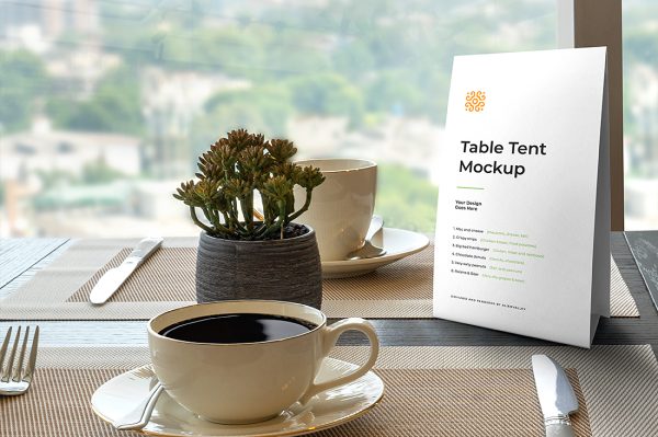 带场景的桌牌台卡样机mockup