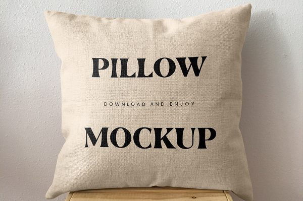 靠在墙上的枕头抱枕样机mockup