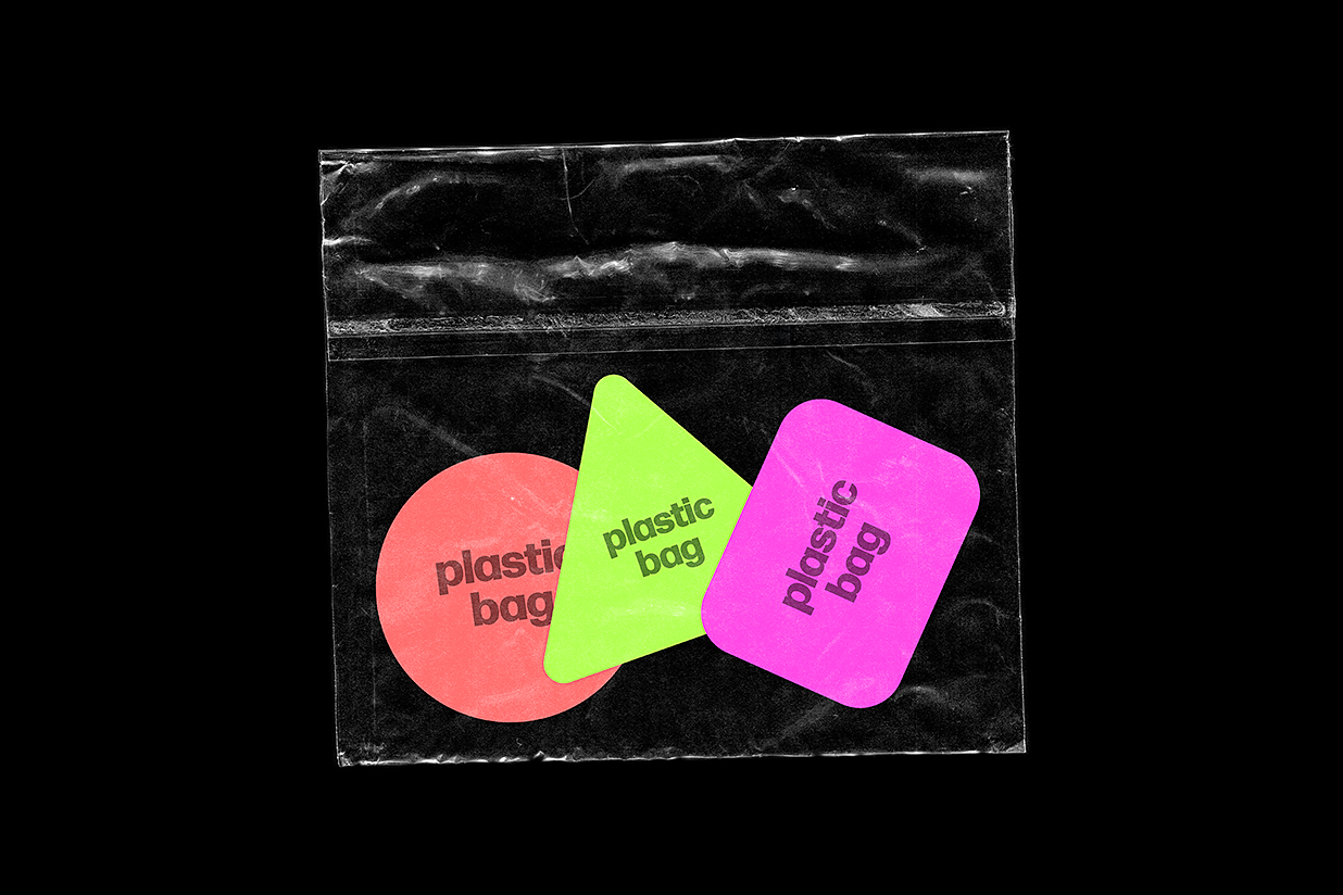 带塑料袋的贴纸样机mockup插图