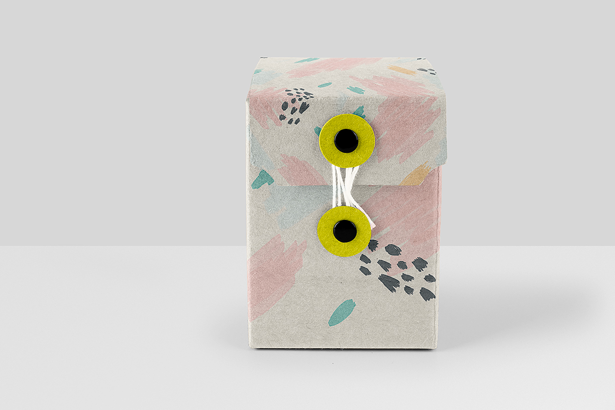 带纽扣绳扣的牛皮纸礼品盒礼物盒礼盒纸盒包装样机mockup2组插图1