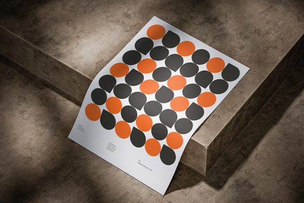 放在混泥土地面上的的高质感海报样机mockup3组