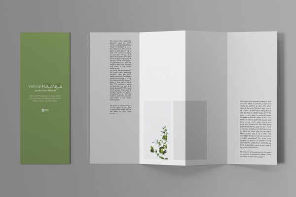 精致的竖版折页四折页样机mockup