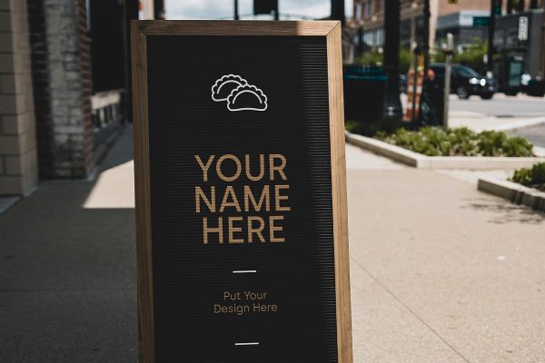 户外木质水牌立牌样机mockup