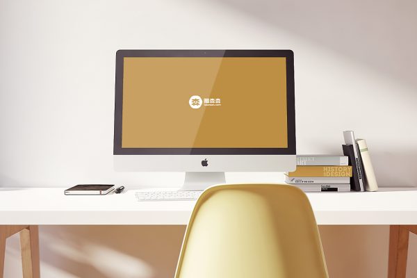 放在桌面上的iMac样机mockup