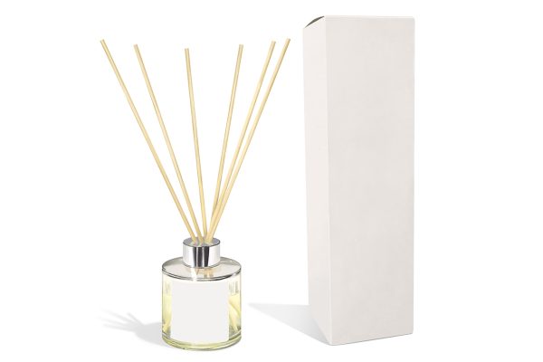 带包装盒的玻璃瓶无火藤条香薰样机mockup