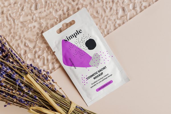 带挂孔的化妆品小样袋面膜袋包装样机mockup