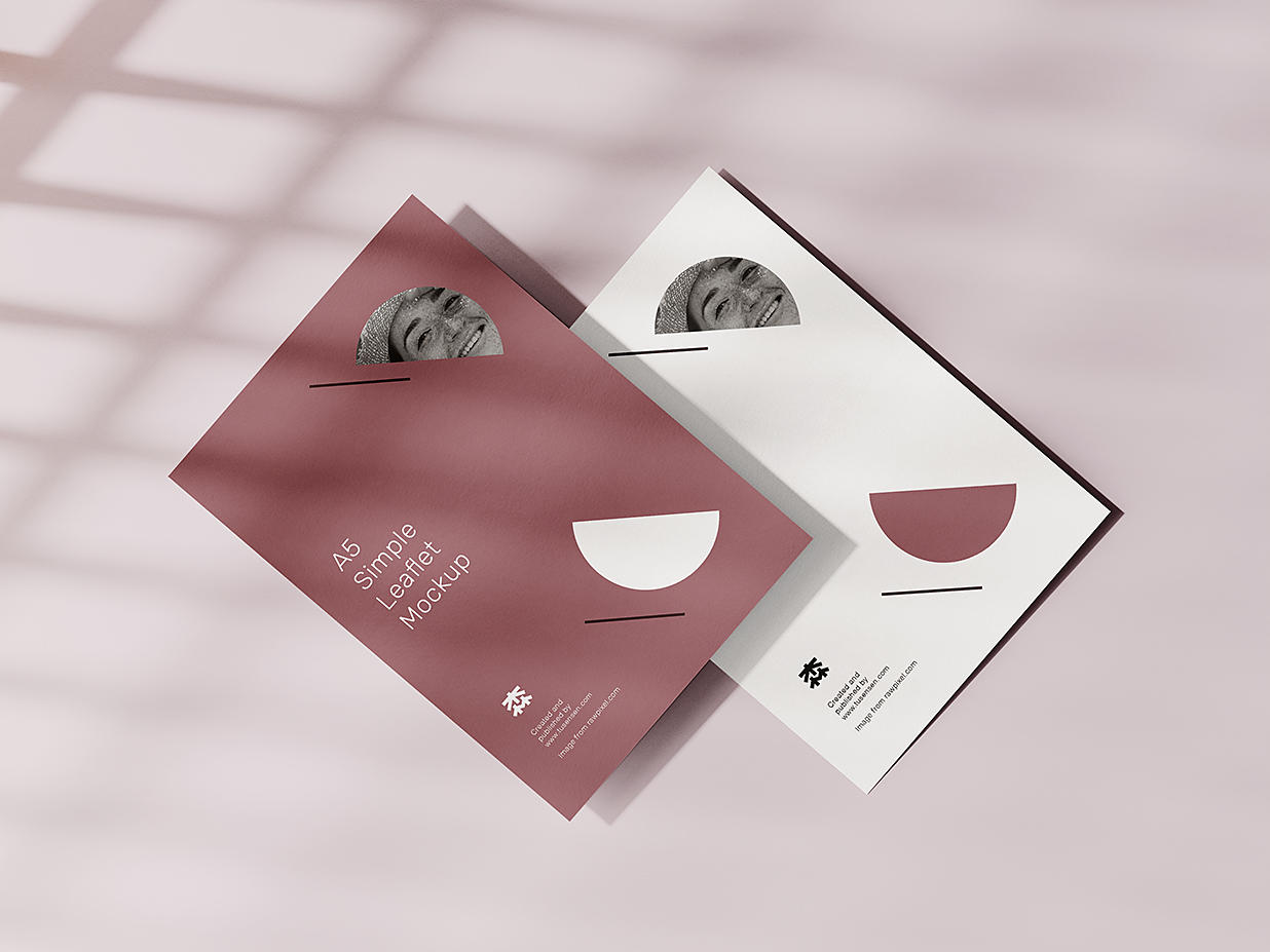 带场景的A5 单张宣传单样机mockup4组插图1