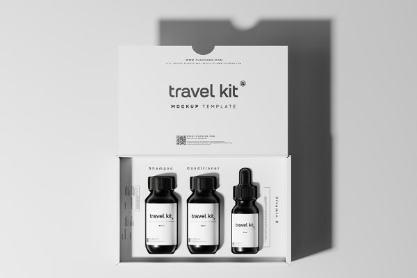 带包装瓶的护肤品旅行套装样机mockup15组