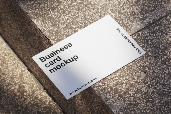 放在地上的名片样机mockup4组