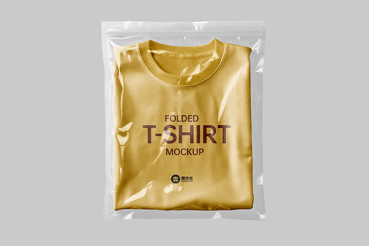 带塑料拉链袋的折叠短袖T恤样机mockup插图 带塑料拉链袋的折叠短袖T恤样机mockup插图