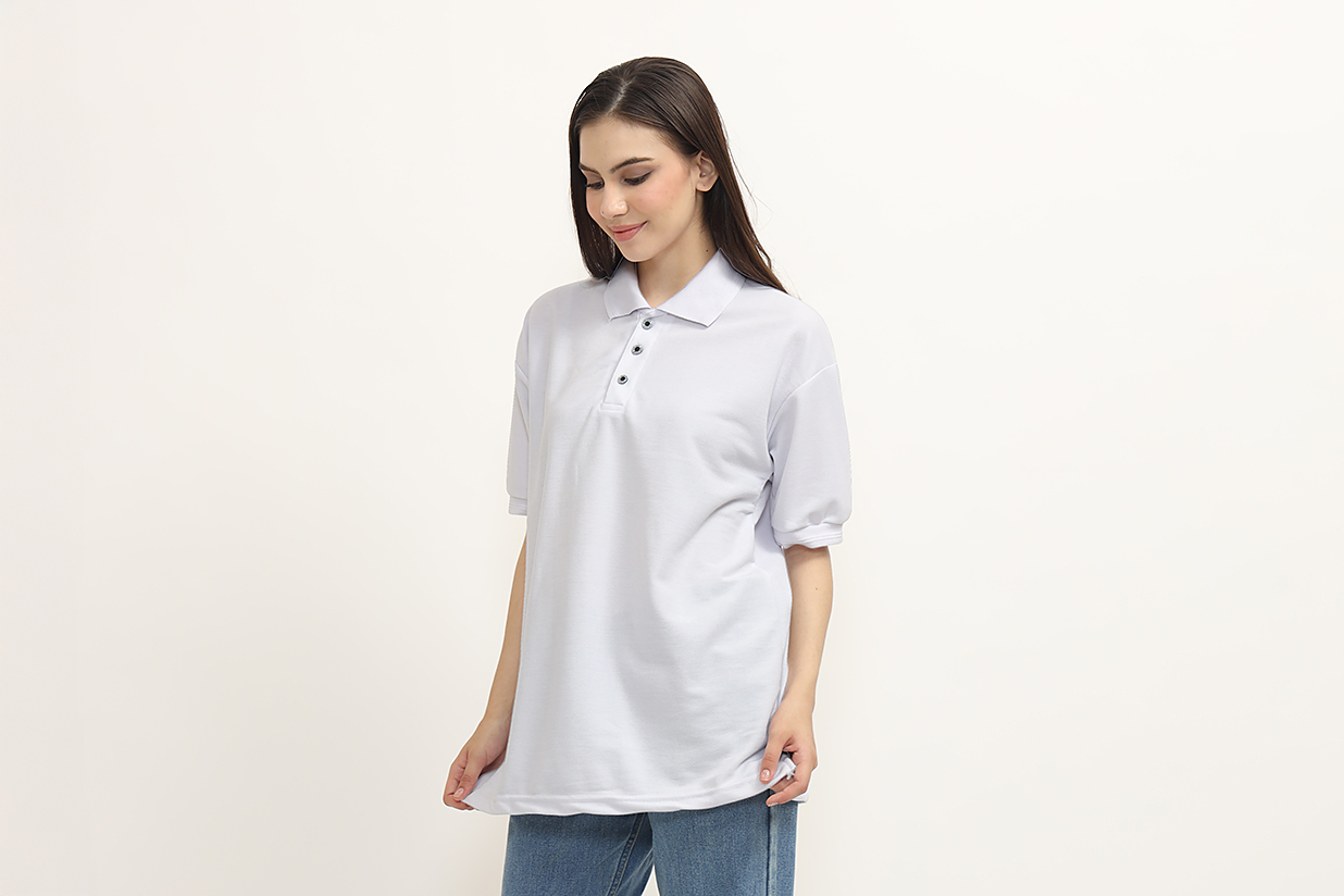 女孩穿在身上的Polo衫样机mockup3组插图3