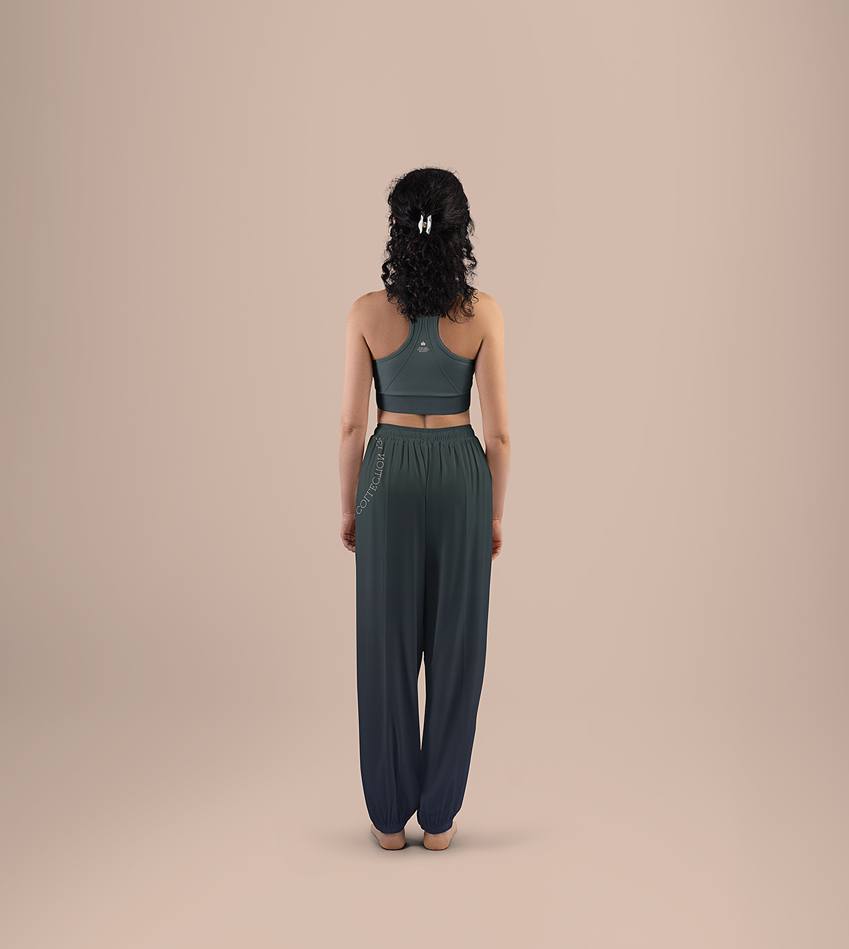 阔腿裤和瑜伽服上衣样机mockup2组插图1 阔腿裤和瑜伽服上衣样机mockup2组插图1